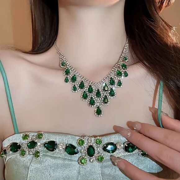 Elegant 3PC European Style Necklace & Earring Set in Green Teardrop & Tassel. - Picture 3 of 5